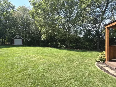 Exterior - 2220 Sunset View Ln, Kankakee, IL 60901 photo 18 of 28