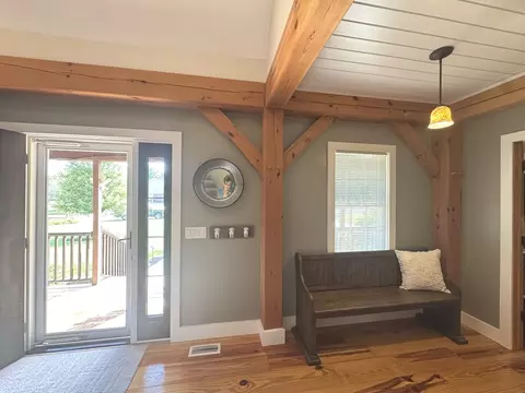 Entry Way - 2220 Sunset View Ln, Kankakee, IL 60901 photo 2 of 5
