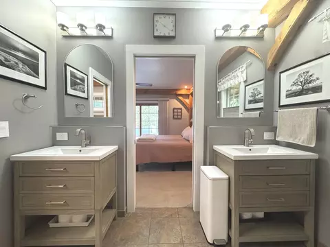 Bath - 2220 Sunset View Ln, Kankakee, IL 60901 photo 2 of 10