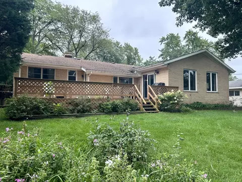 Exterior - 412 Scott St, Algonquin, IL 60102 photo 5 of 15