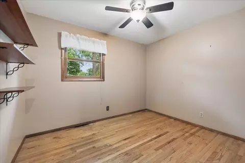 Bedroom - 412 Scott St, Algonquin, IL 60102 photo 1 of 4