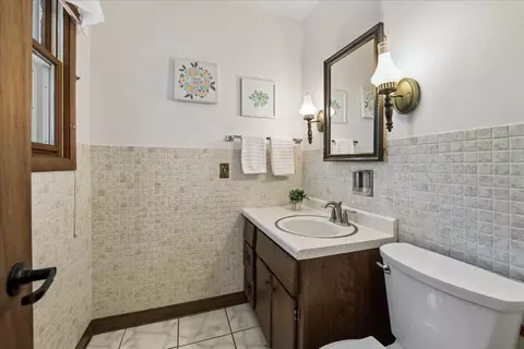 Bath - 412 Scott St, Algonquin, IL 60102 photo 1 of 2