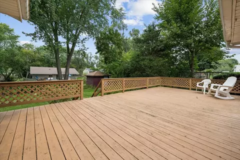 Exterior - 412 Scott St, Algonquin, IL 60102 photo 4 of 15