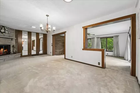 Living - 412 Scott St, Algonquin, IL 60102 photo 3 of 7