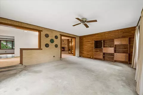 Living - 412 Scott St, Algonquin, IL 60102 photo 6 of 7