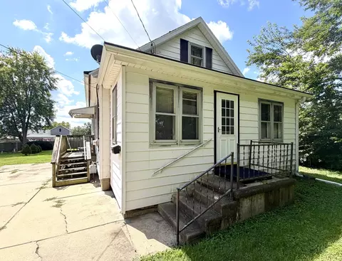 Exterior - 2710 3rd St, Peru, IL 61354 photo 1 of 5