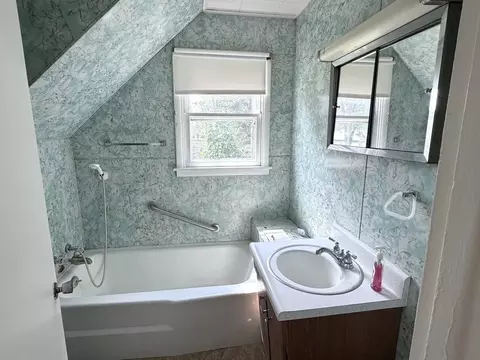 Bath - 2710 3rd St, Peru, IL 61354 photo 1 of 1