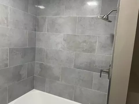 Bath - 6408 Wayne St, Union, IL 60180 photo 2 of 3