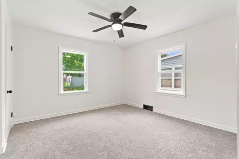 Bedroom - 405 27th Ave, Moline, IL 61265 photo 3 of 3