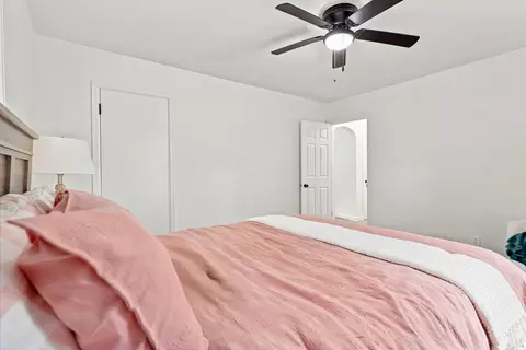 Bedroom - 405 27th Ave, Moline, IL 61265 photo 2 of 3