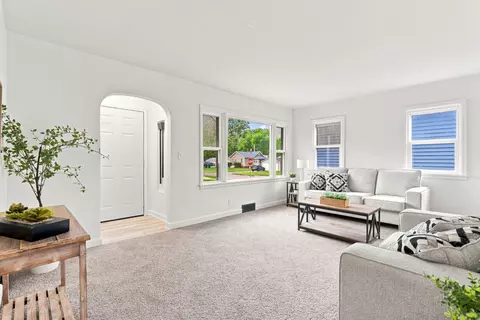 Living - 405 27th Ave, Moline, IL 61265 photo 1 of 1