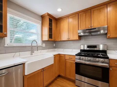 Kitchen - 416 N Main St, Mount Prospect, IL 60056 photo 3 of 4