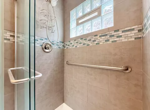 Bath - 416 N Main St, Mount Prospect, IL 60056 photo 2 of 3