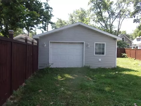 Exterior - 810 W Mill St, Bloomington, IL 61701 photo 3 of 6