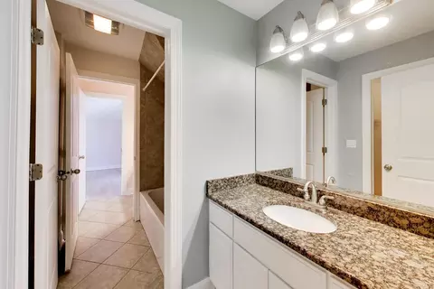 Bath - 1111 Compass Ct, Naperville, IL 60540 photo 4 of 5