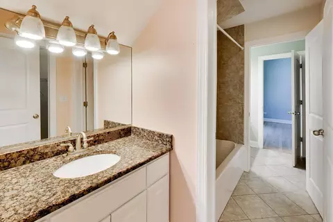 Bath - 1111 Compass Ct, Naperville, IL 60540 photo 5 of 5