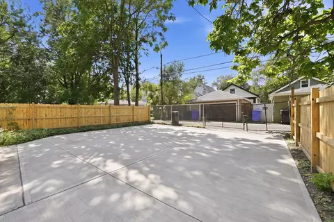 Exterior - 11940 S Yale Ave, Chicago, IL 60628 photo 3 of 4