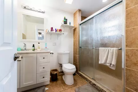 Bath - 17 N Pine Ave, Chicago, IL 60644 photo 4 of 4