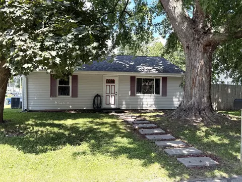 2714 W 68th St, Davenport, IA 52806