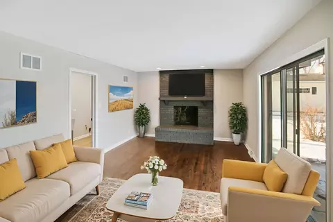 Living - 3451 Ithaca Rd, Olympia Fields, IL 60461 photo 3 of 4