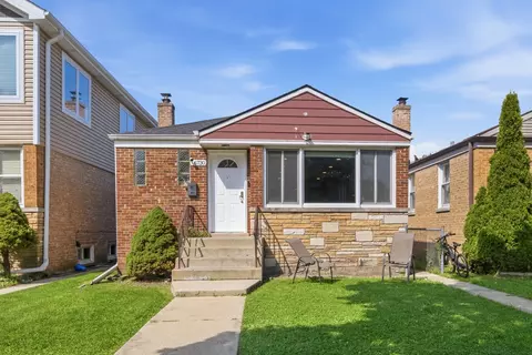 6730 N Whipple St, Chicago, IL 60645