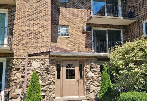 9040 W 140th St #2B, Orland Park, IL 60462
