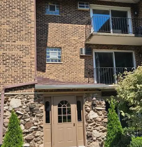9040 W 140th St #2B, Orland Park, IL 60462