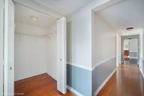 Entry Way - 2511 E 76th St #3, Chicago, IL 60649 photo 2 of 4