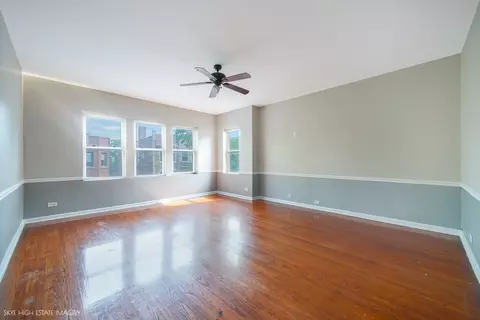 Living - 2511 E 76th St #3, Chicago, IL 60649 photo 1 of 5