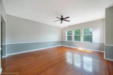 Living - 2511 E 76th St #3, Chicago, IL 60649 photo 2 of 5