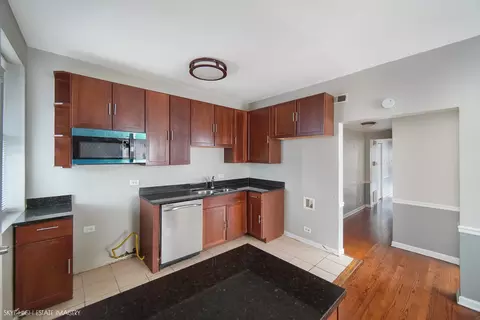 Kitchen - 2511 E 76th St #3, Chicago, IL 60649 photo 1 of 2