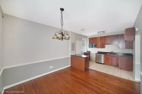 Dining - 2511 E 76th St #3, Chicago, IL 60649 photo 1 of 1