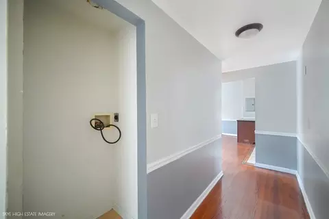 Entry Way - 2511 E 76th St #3, Chicago, IL 60649 photo 1 of 4