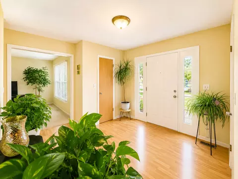 Entry Way - 697 Kristy Ln, Wheeling, IL 60090 photo 1 of 5