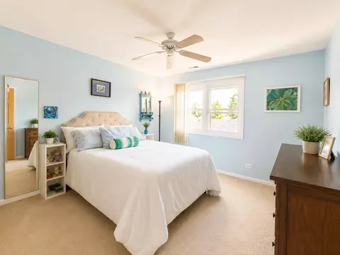 Bedroom - 697 Kristy Ln, Wheeling, IL 60090 photo 5 of 7