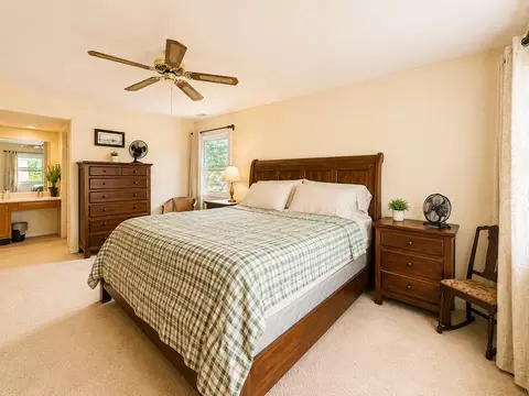 Bedroom - 697 Kristy Ln, Wheeling, IL 60090 photo 1 of 7