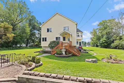Exterior - 1301 Tower Ln, Cary, IL 60013 photo 2 of 8