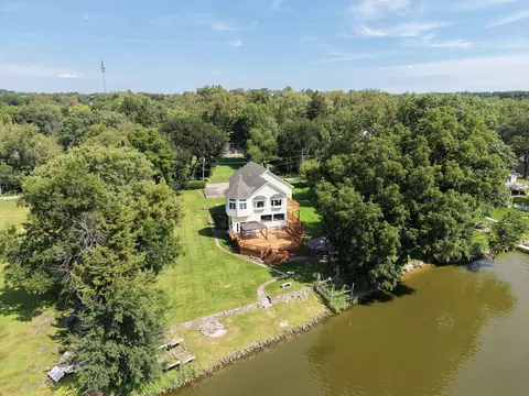 View/Area - 1301 Tower Ln, Cary, IL 60013 photo 3 of 8