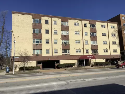 7840 W North Ave #4I, Elmwood Park, IL 60707