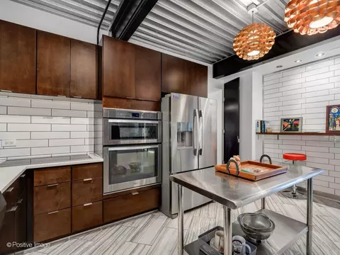 Kitchen - 40 E 9th St #1406C, Chicago, IL 60605 photo 3 of 6