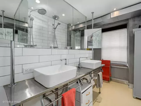 Bath - 40 E 9th St #1406C, Chicago, IL 60605 photo 3 of 4