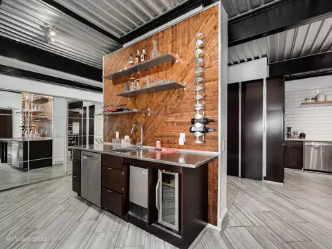 Kitchen - 40 E 9th St #1406C, Chicago, IL 60605 photo 6 of 6