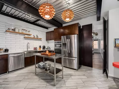 Kitchen - 40 E 9th St #1406C, Chicago, IL 60605 photo 5 of 6