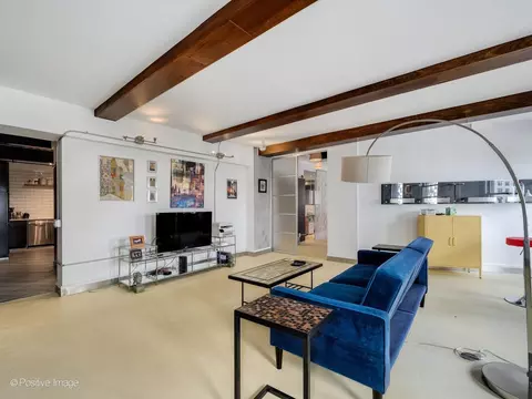 Living - 40 E 9th St #1406C, Chicago, IL 60605 photo 3 of 4