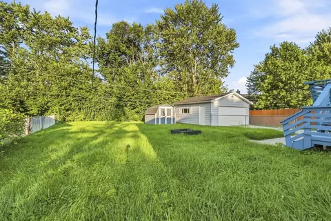 Exterior - 419 Deerpath Dr, Lindenhurst, IL 60046 photo 4 of 7