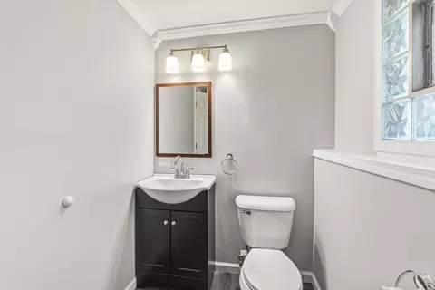 Bath - 419 Deerpath Dr, Lindenhurst, IL 60046 photo 2 of 3