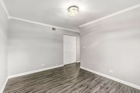 Bedroom - 419 Deerpath Dr, Lindenhurst, IL 60046 photo 4 of 5