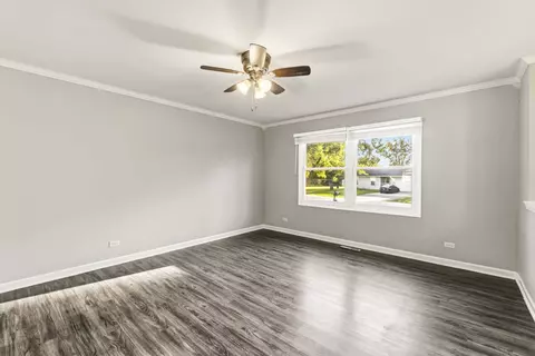 Living - 419 Deerpath Dr, Lindenhurst, IL 60046 photo 1 of 4