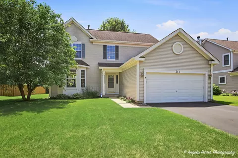 317 Talismon Dr, Crystal Lake, IL 60012