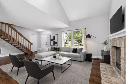 Living - 97 Cammeron Ct, Aurora, IL 60504 photo 2 of 4